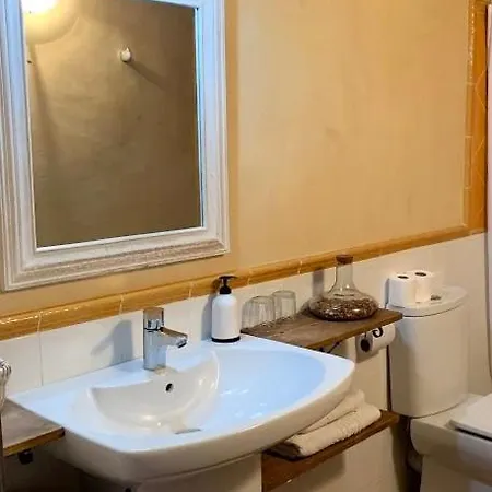 Masia De La Serra De La Cogulla 乡村民宿 *