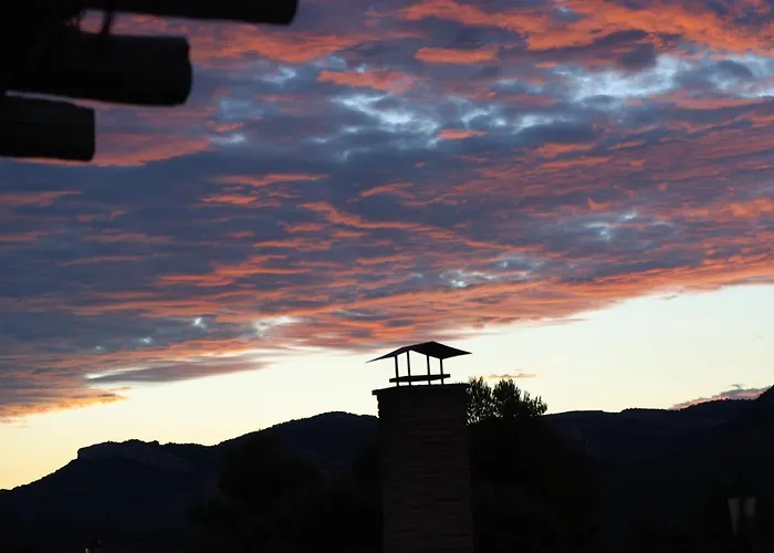 Masia De La Serra De La Cogulla
