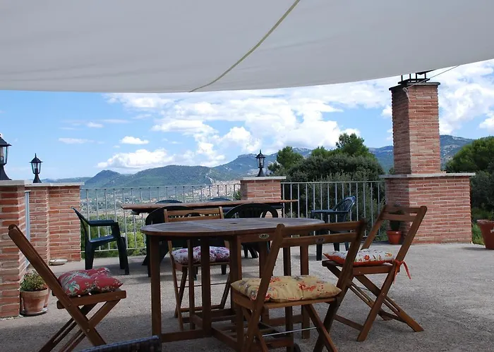 Masia De La Serra De La Cogulla *