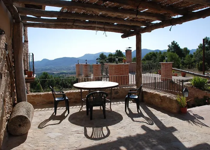 Masia De La Serra De La Cogulla